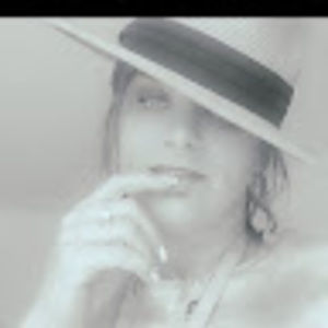 Meet your Posher, Leeann